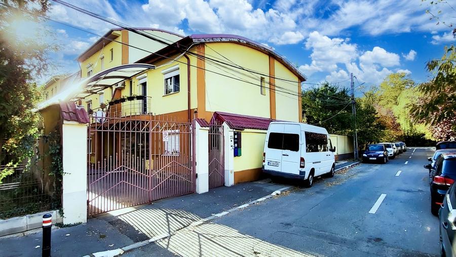 Casă cu 5 camere cu Canalizare în Roșu