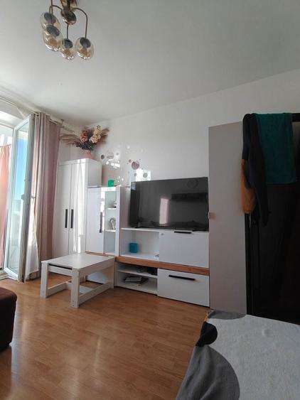 apartament 3 camere de vanzare - 2