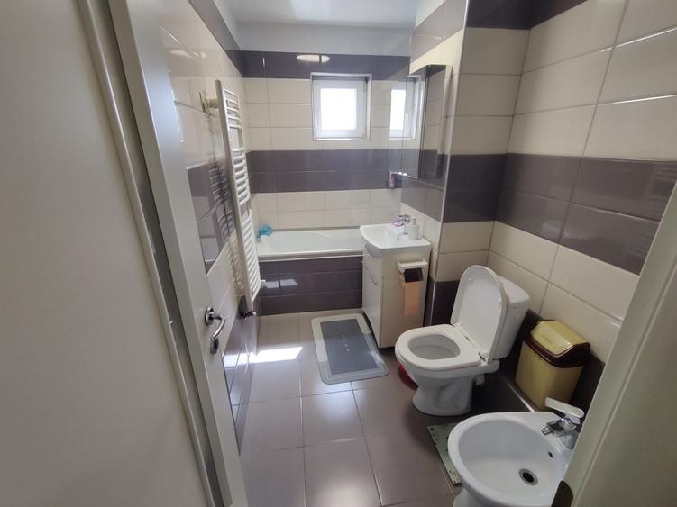 Apartament cu 3 camere decomandat în Șagului