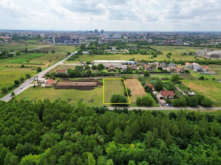 Teren Construcții intravilan de 2500 mp, în Torontalului