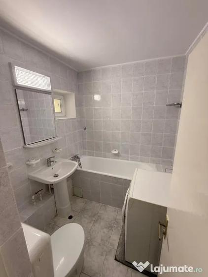 Apartament cu 3 camere decomandat în Dristor