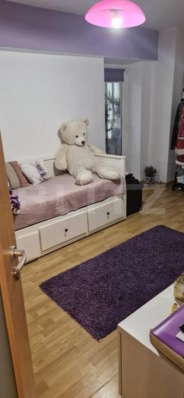 Apartament cu 3 camere decomandat, mobilat în Central