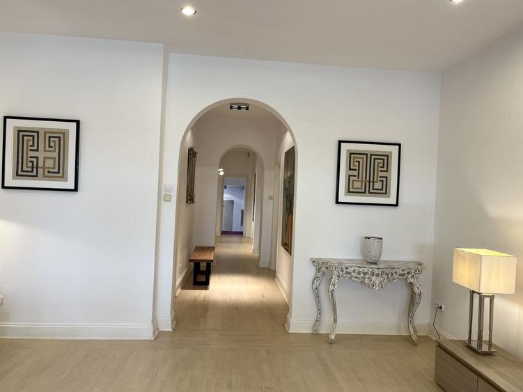 Apartament cu 5 camere decomandat, mobilat în Dorobanți