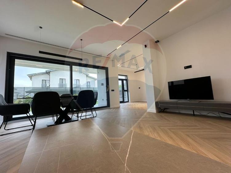Vila moderna de inchiriat cu 5 camere, prima inchiriere - 15