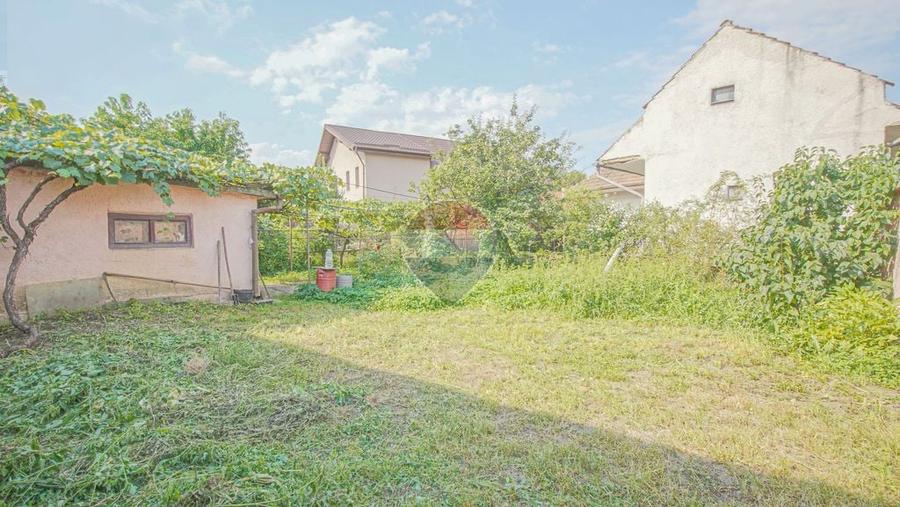 Casă cu 3 camere cu Teren 553 Mp în Central