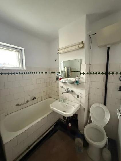 Apartament cu 4 camere decomandat în Central