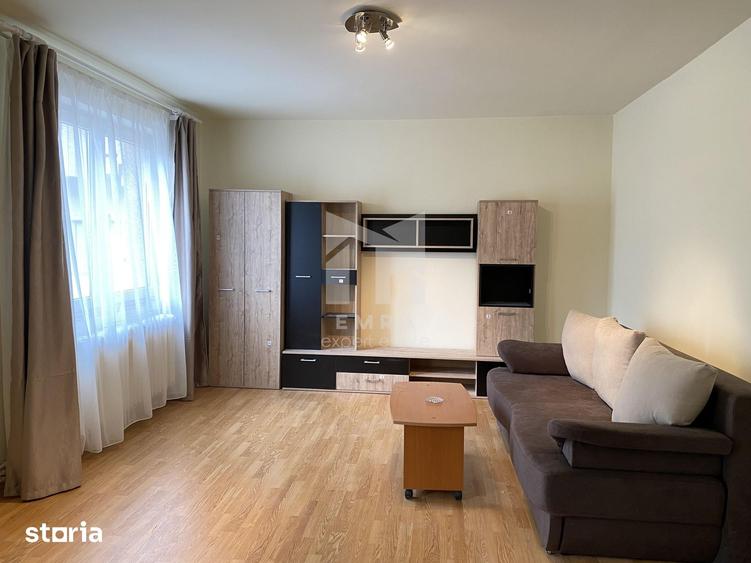 Garsonieră decomandată în Central