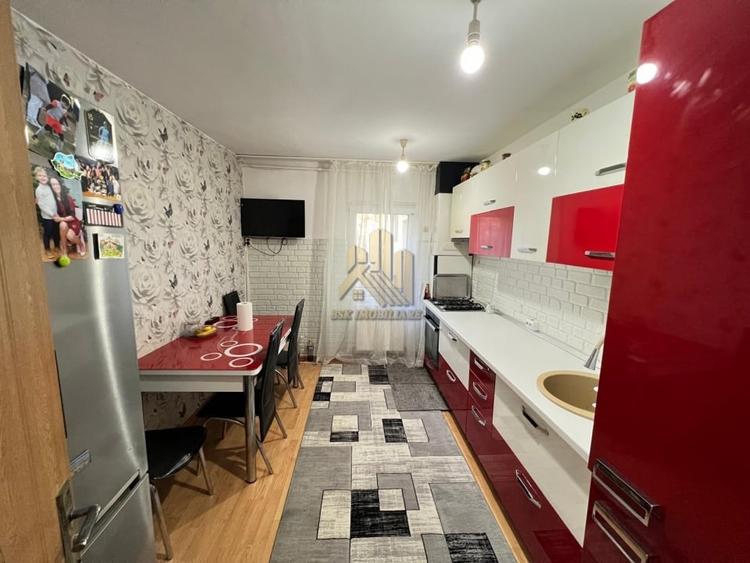 Apartament cu 4 camere decomandat, mobilat în Bartolomeu