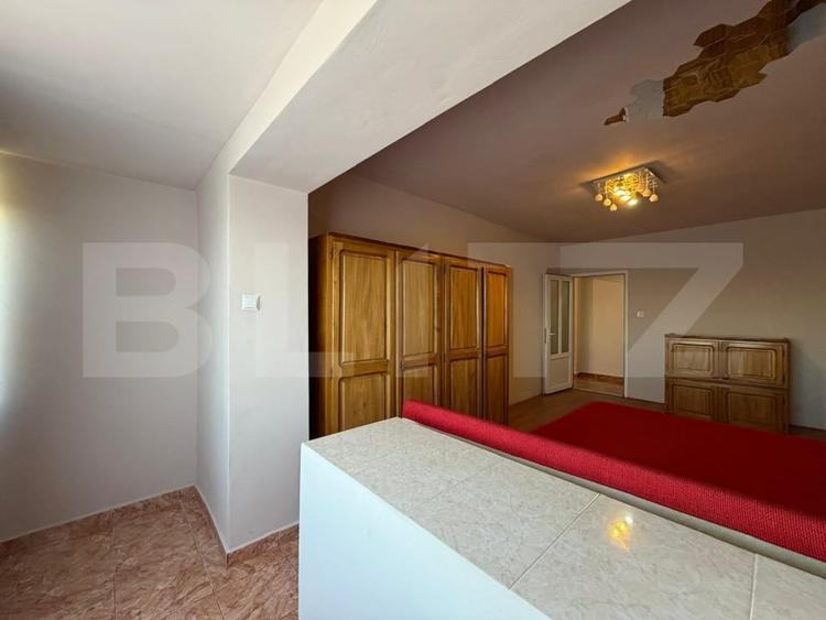 Apartament cu 2 camere semidecomandat, mobilat în Lipovei