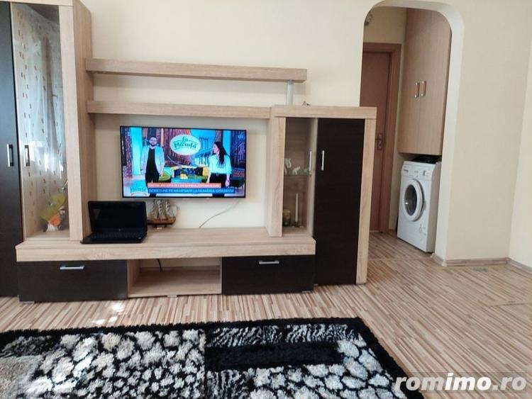 Apartament cu 2 camere semidecomandat în Buziașului