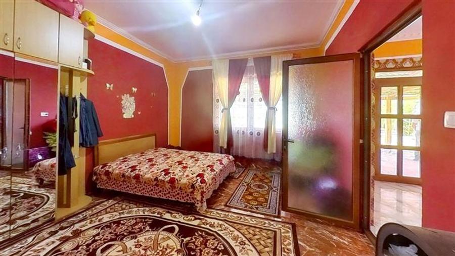 Casă individuală cu 2 camere cu Teren 719 Mp în Exterior Est