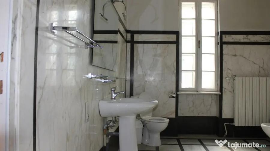Casă cu 7 camere cu Teren 975 Mp în Kiseleff