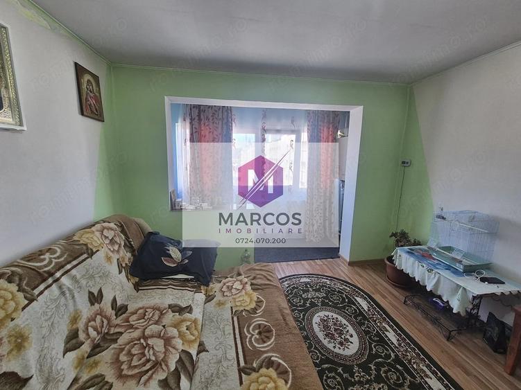 Apartament cu 3 camere semidecomandat în Cuptoare (Reșița)