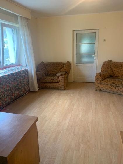 Apartament cu 2 camere semidecomandat, mobilat în Central