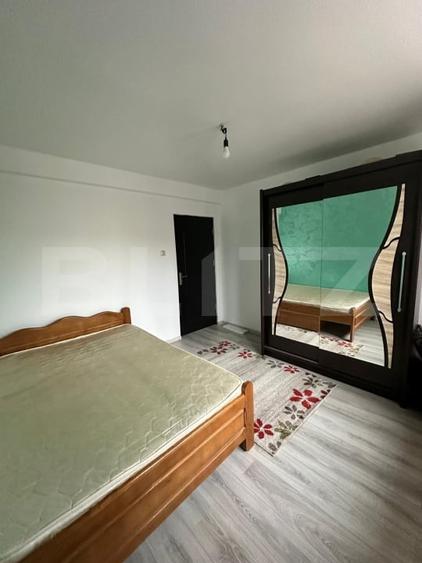Apartament cu 3 camere semidecomandat, mobilat în Teilor