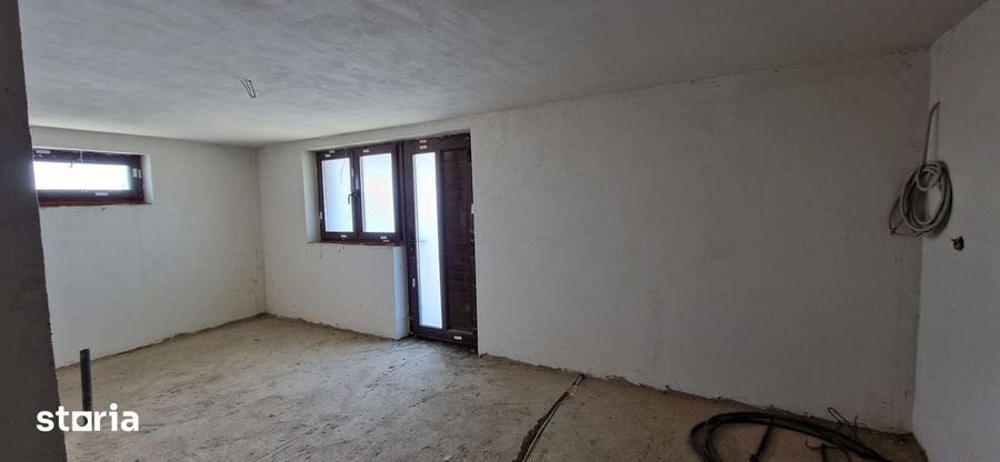 Casă cu 10 camere cu Teren 2700 Mp în Fălticeni