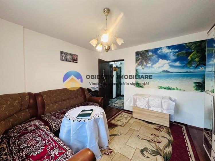 Apartament cu 3 camere semidecomandat, mobilat în Dărmănești