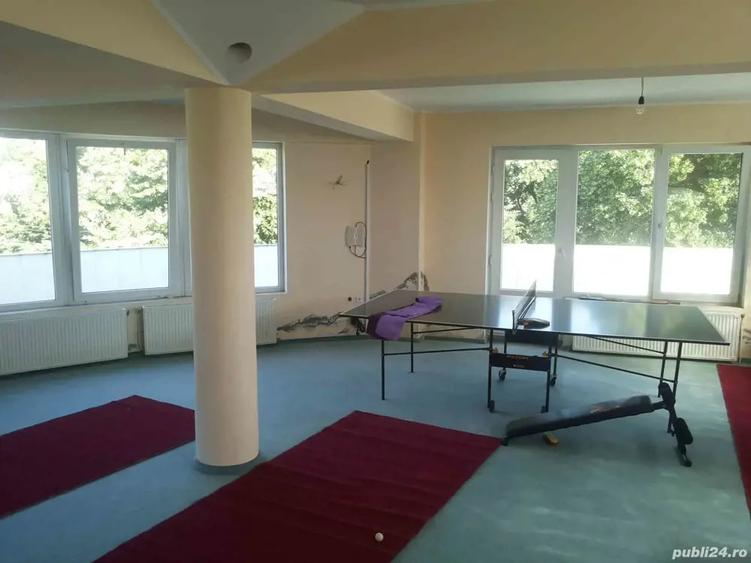 Casă cu 6 camere cu Teren 321 Mp în Plantelor
