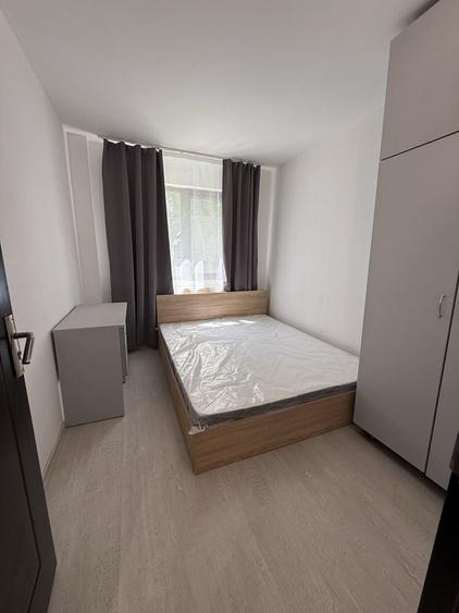 Apartament cu 3 camere semidecomandat în Alexandru cel Bun