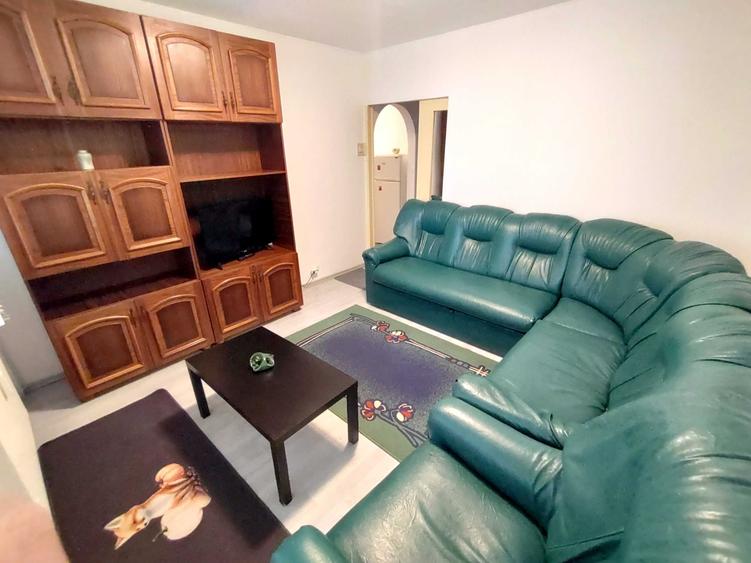 Apartament cu 3 camere decomandat în Drumul Taberei