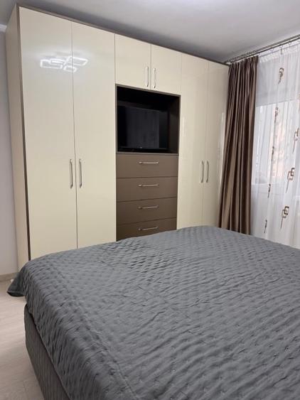 Apartament cu 2 camere decomandat, mobilat în Sud