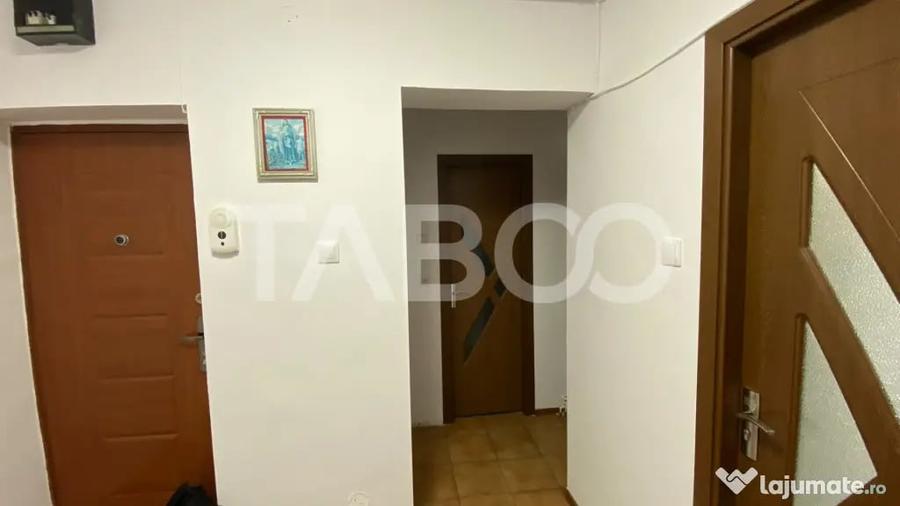 Apartament cu 2 camere decomandat în Valea Aurie