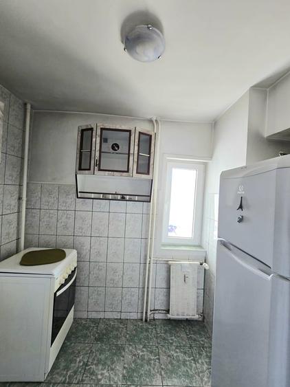 Garsonieră decomandată în Sud