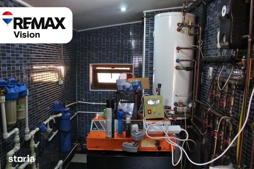Casă cu 8 camere cu Piscina în Castranova