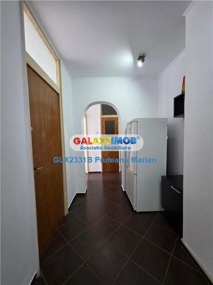 Apartament cu 3 camere semidecomandat, mobilat în Militari