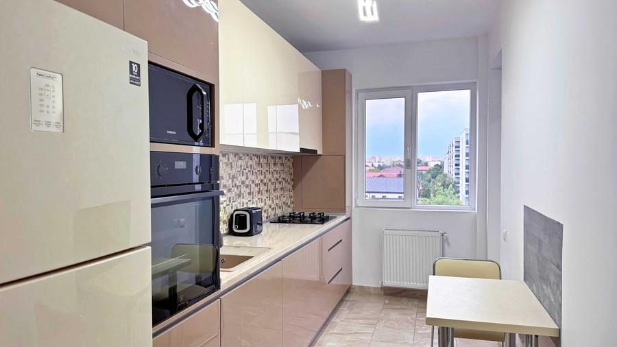 Apartament cu 2 camere decomandat în Titan