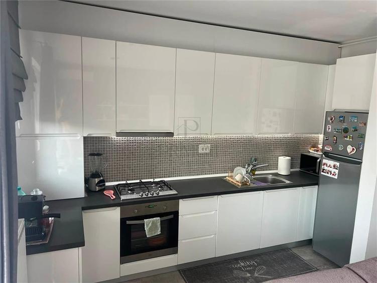 Apartament cu 3 camere decomandat în Torontalului