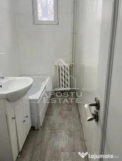 Apartament cu 3 camere semidecomandat în Dacia