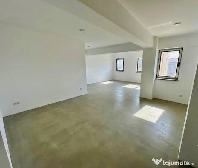 Apartament cu 3 camere decomandat în Aviației