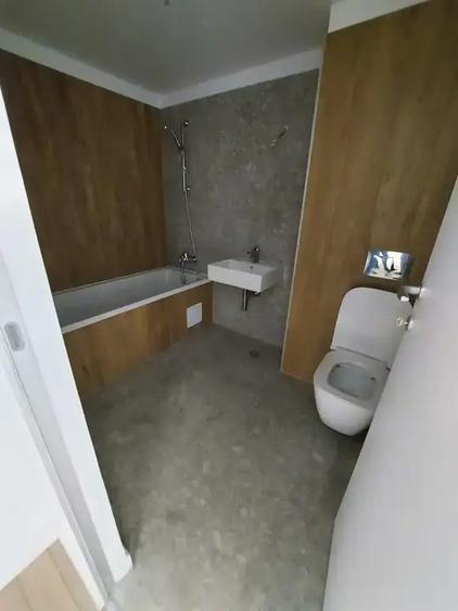 Apartament cu 3 camere decomandat în 13 Septembrie