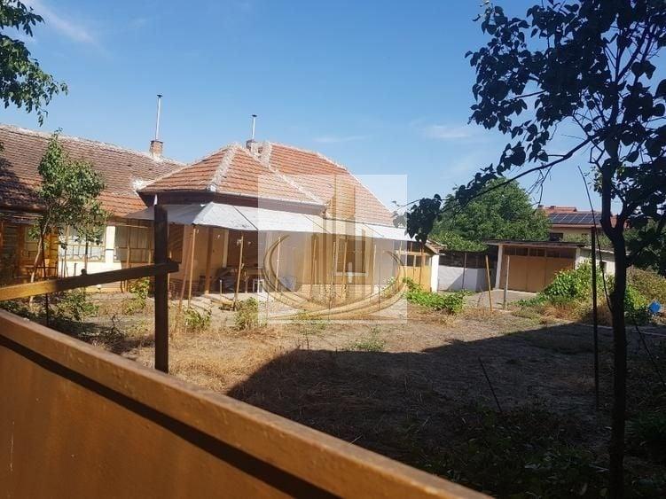 Casă individuală cu 4 camere cu Canalizare în Mehala