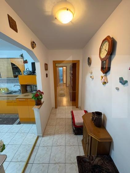 Apartament cu 2 camere semidecomandat, mobilat în Sud