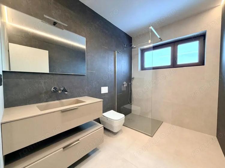 Casă cu 5 camere cu Teren 600 Mp în Buziașului