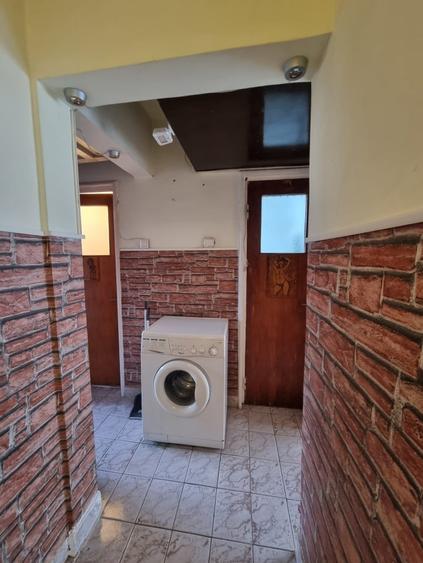 Apartament cu 4 camere semidecomandat în Ferentari