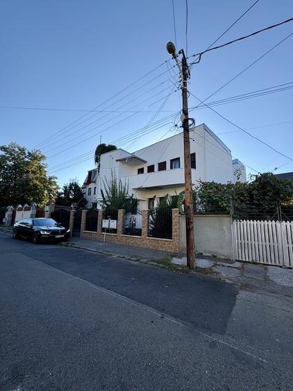 Casă cu 4 camere cu Teren 300 Mp în Ultracentral
