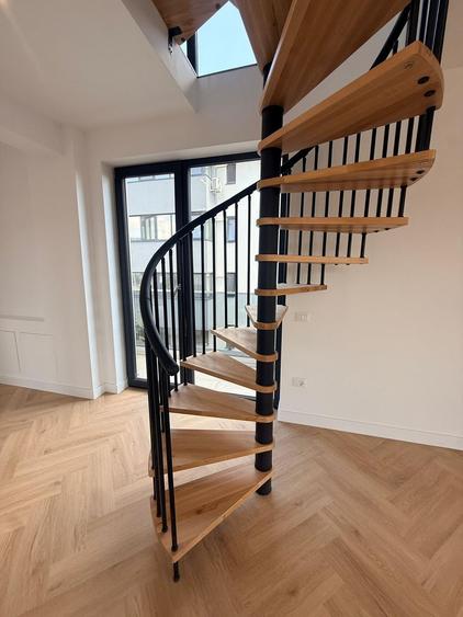 Apartament cu 4 camere în Valea Adâncă