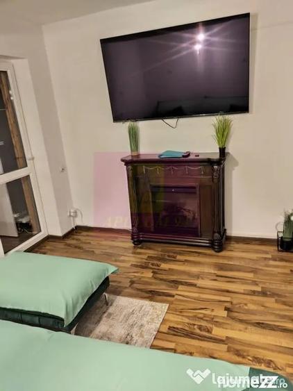 Apartament cu 3 camere semidecomandat în Central