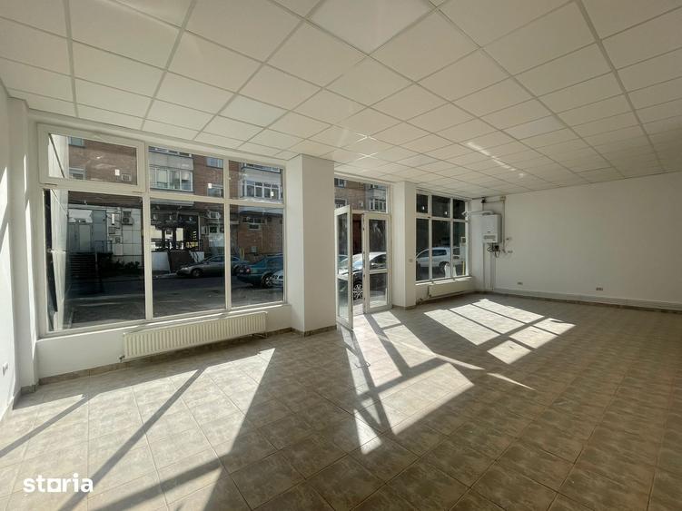 Spațiu comercial, de 72 mp, în Mioriței