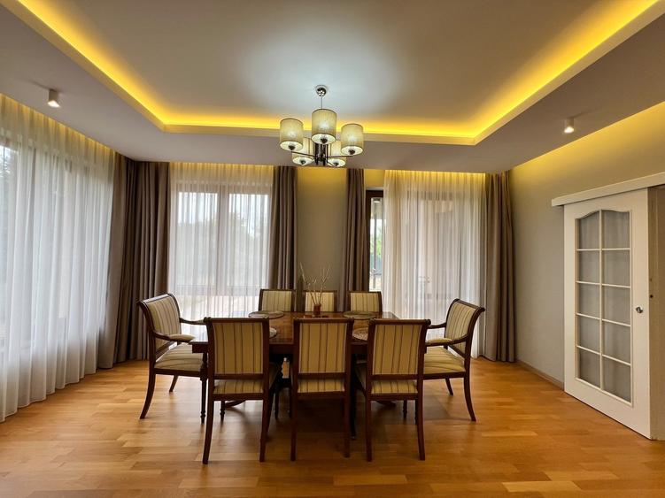 Casă individuală cu 4 camere cu Piscina în Chitila