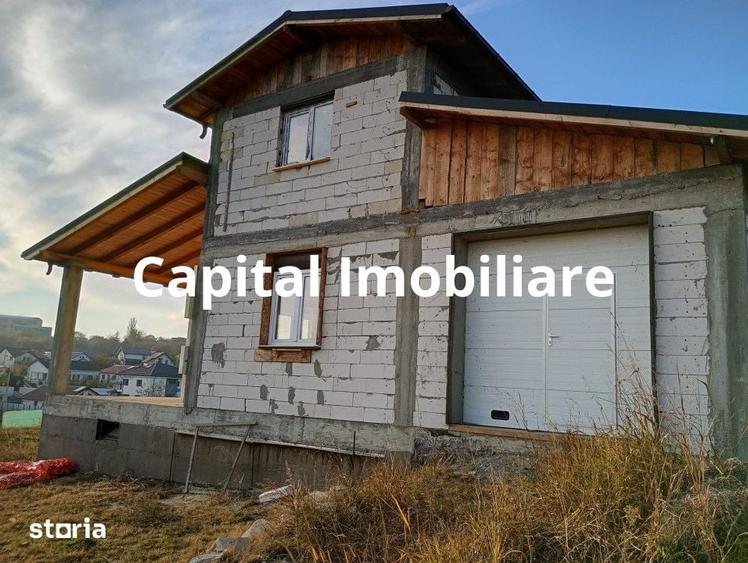 Casă cu 6 camere cu Teren 896 Mp în Independența