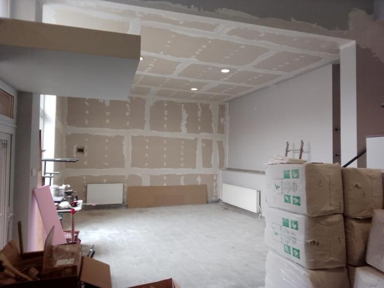 Spațiu comercial, de 160 mp, în Câmpului