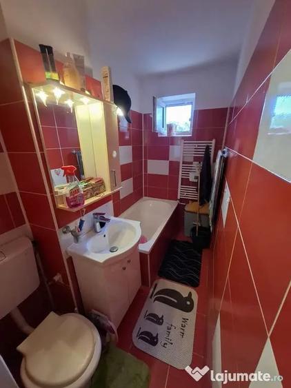 Apartament cu 3 camere semidecomandat în Brătianu