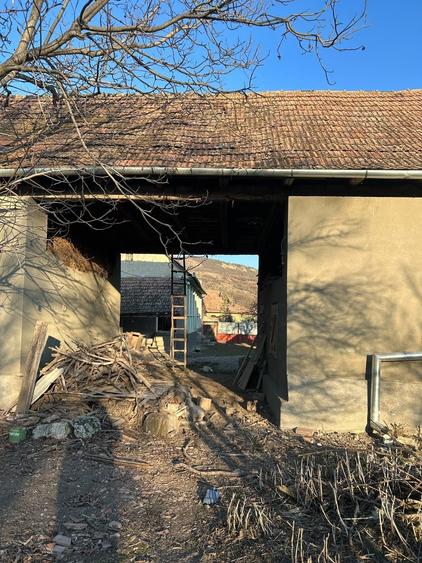 Casă cu 4 camere în Lopadea Veche