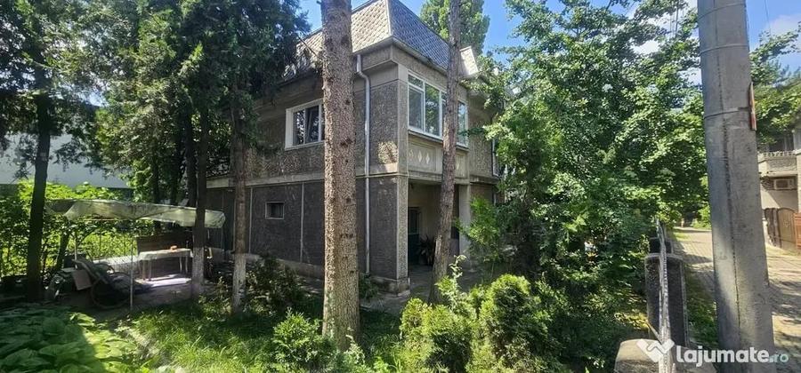 Casă cu 4 camere cu Teren 365 Mp în Ultracentral