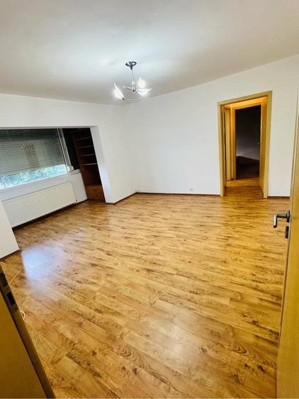 Apartament cu 2 camere nedecomandat în Lipovei