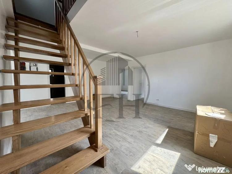 Casă cu 5 camere cu Teren 257 Mp în Valu lui Traian